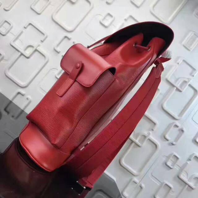M41709_red_02.jpg