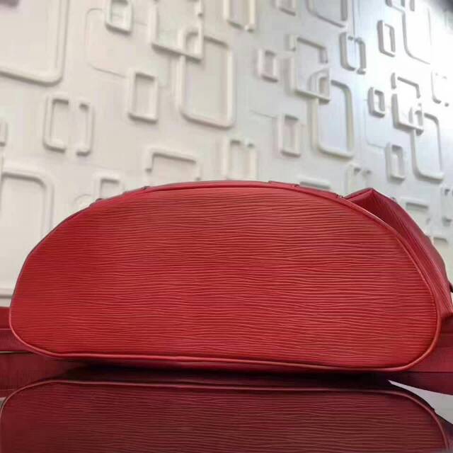 M41709_red_03.jpg