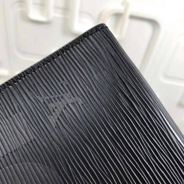 M66889_black_05.jpg