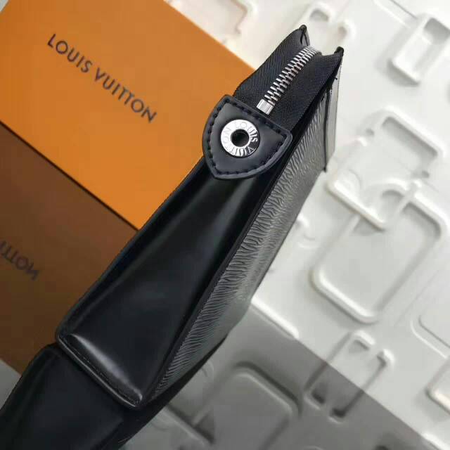 M66889_black_06.jpg
