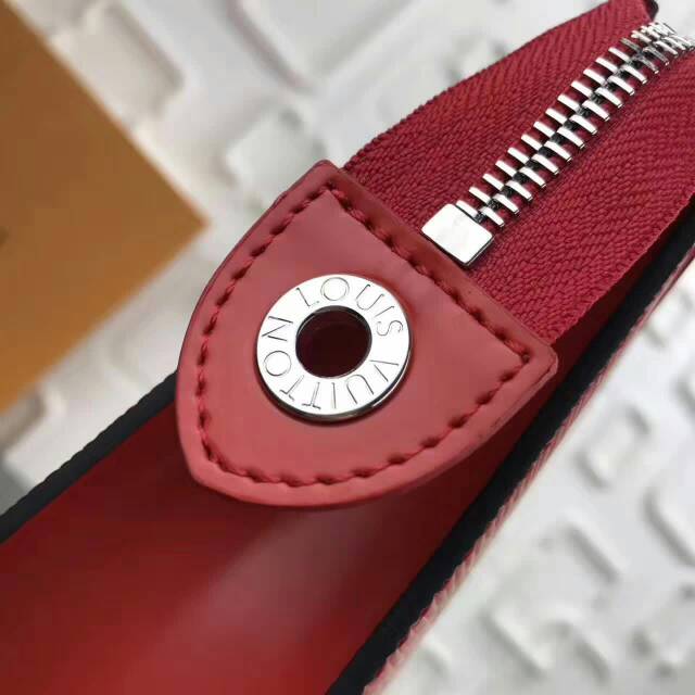 M66889_red_05.jpg
