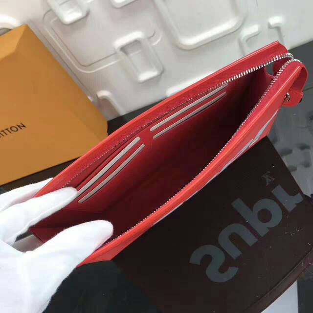 M66889_red_07.jpg